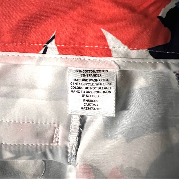 Halogen Floral Flat Front Cropped Ankle Pants Size 10 - Picture 3 of 6